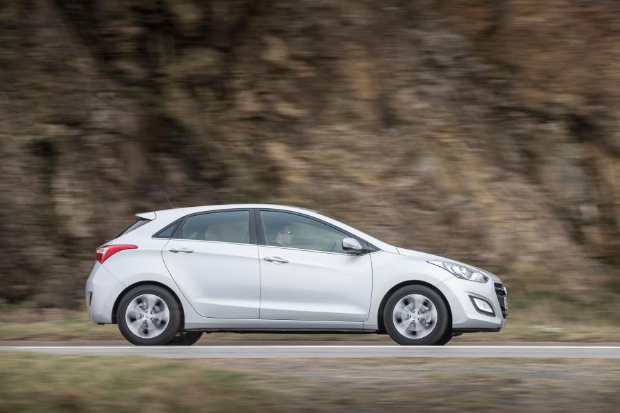  Hyundai i30 5-Door 2015 года  (UK) (фото 5 из 20)